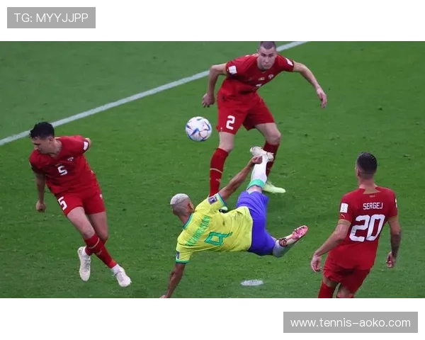 踢坏世界杯足球的球星们背后的故事与精彩瞬间